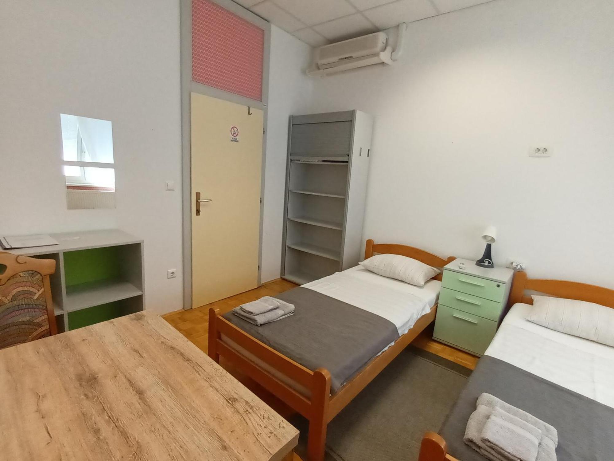 Viksi Hostel Ljubljana Oda fotoğraf